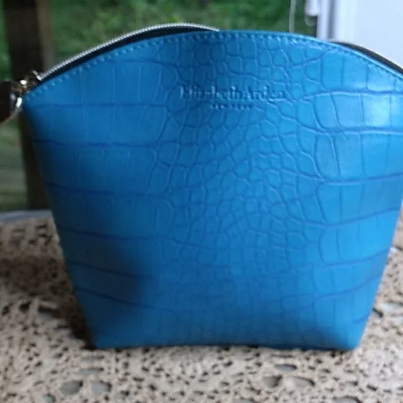 2 Elizabeth Arden Cosmetic Bags - Picture 6 of 9